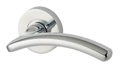 Cassillis lever door handle in polished chrome (H16) – McKee Joinery, Ayrshire