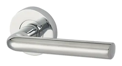 Killochan lever door handle in polished chrome (H18) – McKee Joinery, Ayrshire