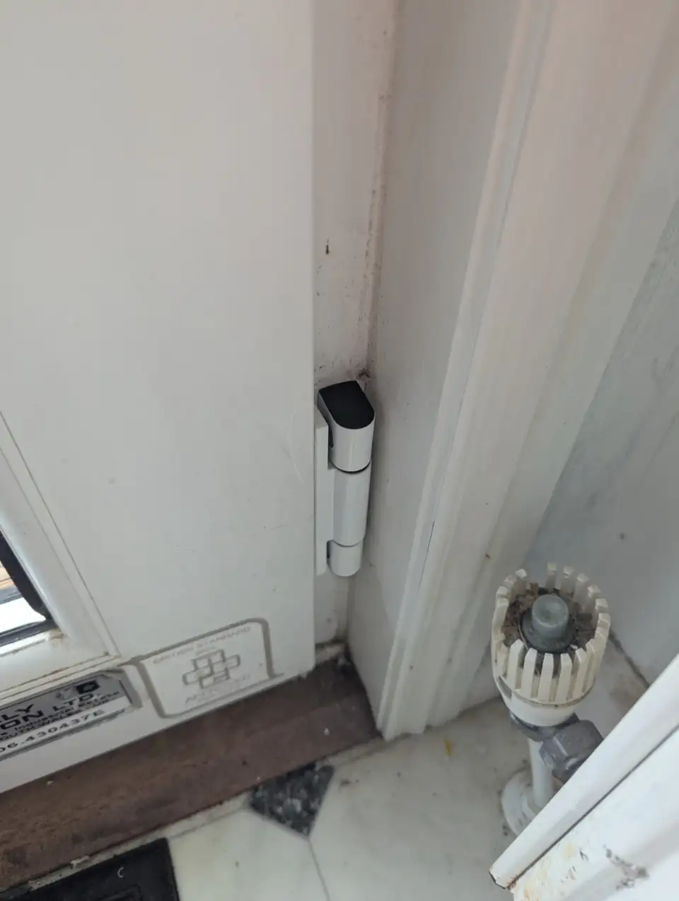 Door sitting square again